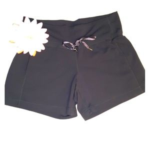 LULULEMON HIGH WAIST SHORTS